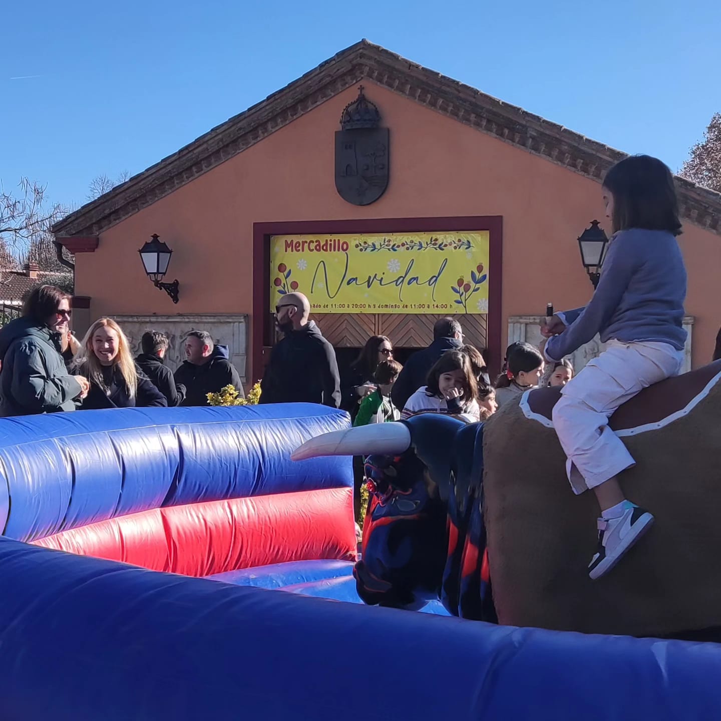 Mucho P Blico En El Mercadillo De Navidad Videos Y Fotos Ayuntamiento De Valdeolmos Alalpardo